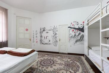 Light Hostel