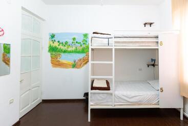 Light Hostel
