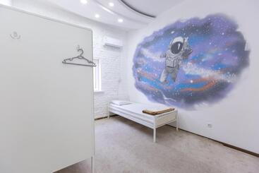 Light Hostel