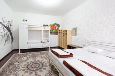 Light Hostel