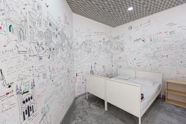 Light Hostel