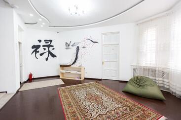 Light Hostel