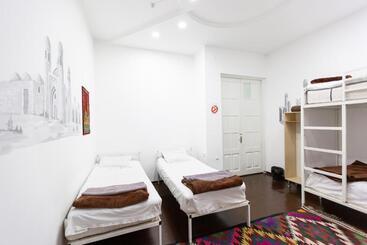Light Hostel