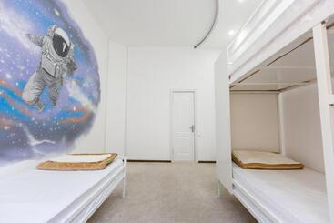 Light Hostel