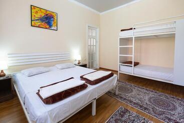 Light Hostel