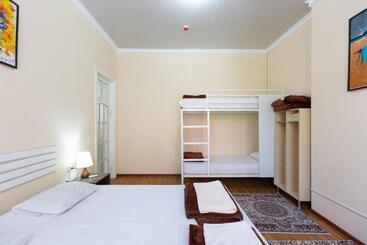 Light Hostel