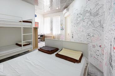 Light Hostel