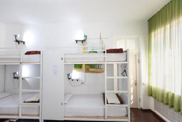 Light Hostel