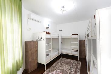 Light Hostel