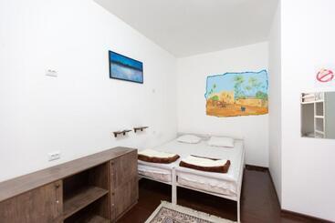 Light Hostel