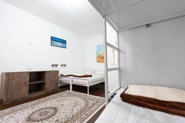 Light Hostel