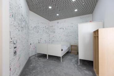 Light Hostel