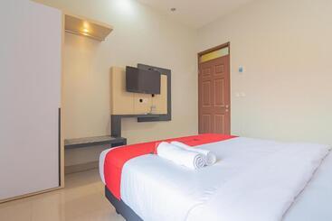 پانسیون Reddoorz Plus Near Taman Budaya Samarinda