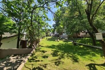 استراحتگاه Polonezköy Country Club & Accommodation In The Wildlife Park!
