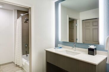 هتل Hyatt House Boston Waltham