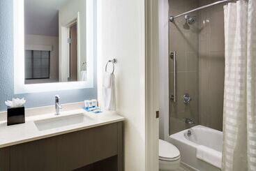 هتل Hyatt House Boston Waltham