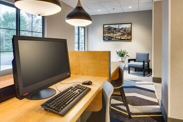 هتل Hyatt House Boston Waltham