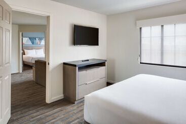 هتل Hyatt House Boston Waltham