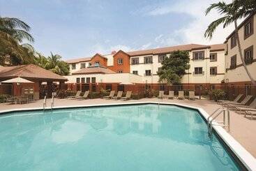 هتل Hyatt House Miami Airport