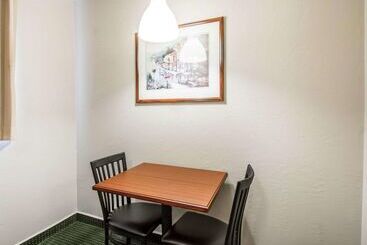 هتل Suburban Studios Melbourne Airport