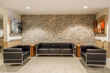 هتل Suburban Studios Melbourne Airport
