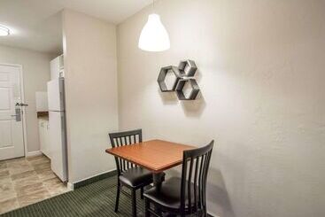 هتل Suburban Studios Melbourne Airport