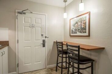 هتل Suburban Studios Melbourne Airport