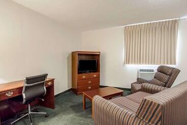 هتل Suburban Studios Melbourne Airport