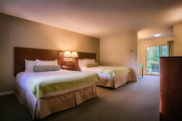 هتل Sun & Ski Inn And Suites