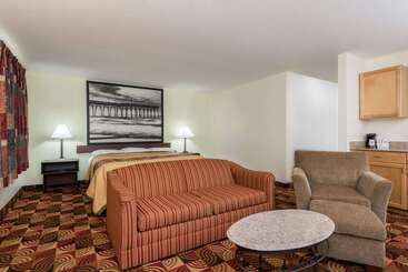 هتل Super 8 By Wyndham Fayetteville