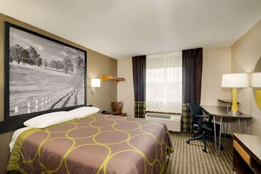 هتل Super 8 By Wyndham Lexington Hamburg Area