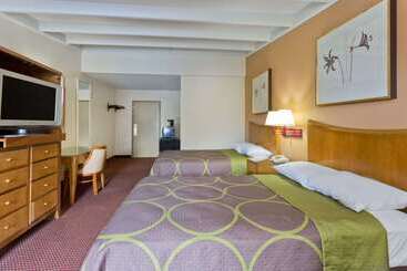 هتل Super 8 By Wyndham Melbourne