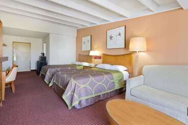 هتل Super 8 By Wyndham Melbourne