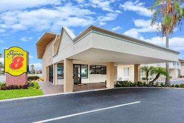 هتل Super 8 By Wyndham Melbourne