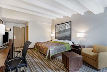 هتل Super 8 By Wyndham Melbourne