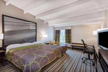 هتل Super 8 By Wyndham Melbourne