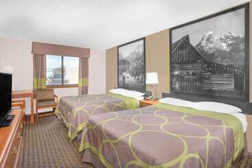 هتل Super 8 By Wyndham Riverton