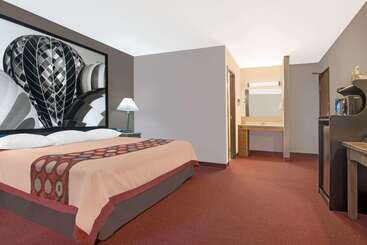 هتل Super 8 By Wyndham Taos