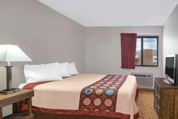 هتل Super 8 By Wyndham Taos