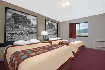 هتل Super 8 By Wyndham Taos