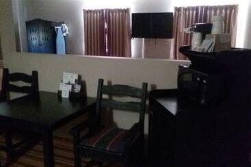 هتل Super 8 By Wyndham Taos