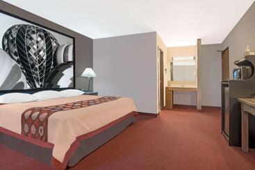 هتل Super 8 By Wyndham Taos
