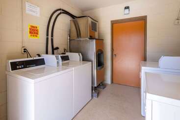 هتل Super 8 By Wyndham Williamsburg/historic Area