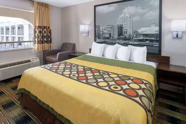 هتل Super 8 By Wyndham Williamsburg/historic Area