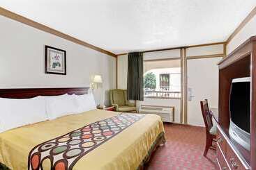 هتل Super 8 By Wyndham Williamsburg/historic Area