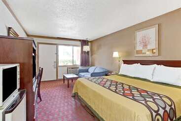 هتل Super 8 By Wyndham Williamsburg/historic Area