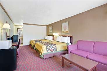 هتل Super 8 By Wyndham Williamsburg/historic Area