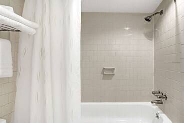 هتل Super 8 By Wyndham Williamsburg/historic Area