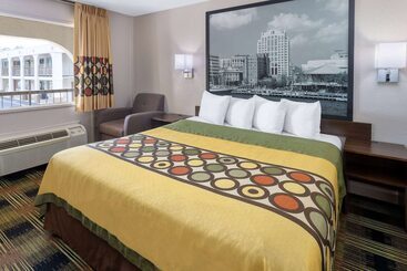 هتل Super 8 By Wyndham Williamsburg/historic Area