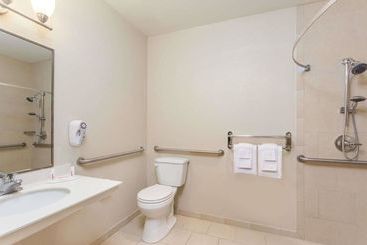 هتل Super 8 By Wyndham Tempe/asu/airport
